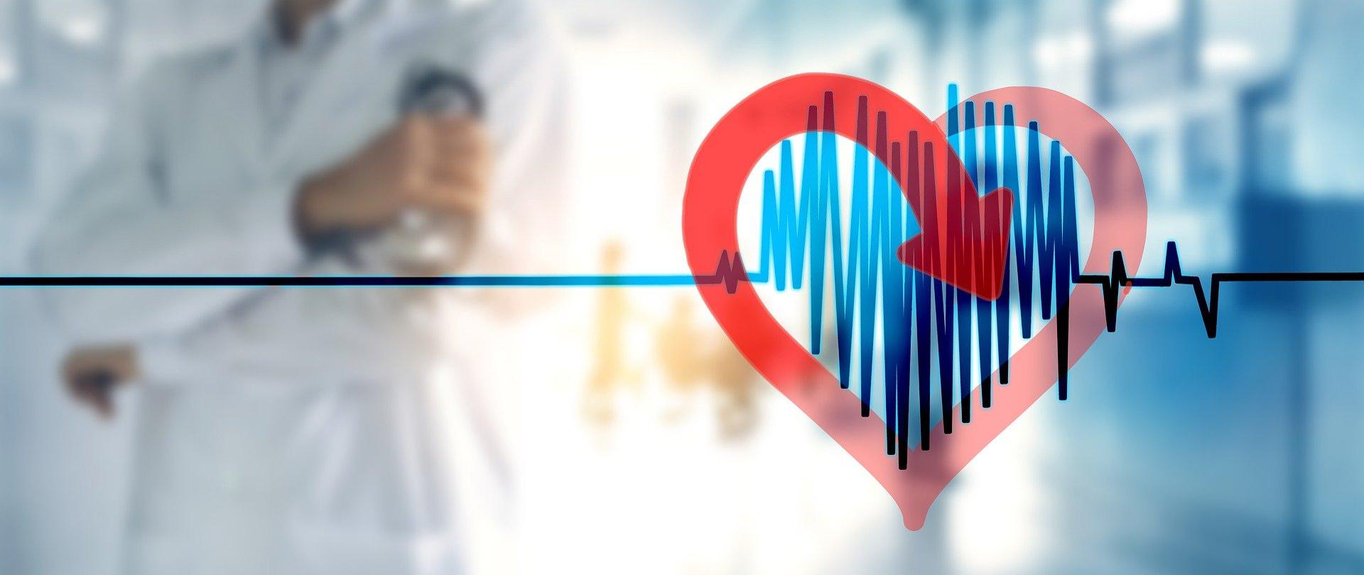 zdjęcie serce i lekarz
