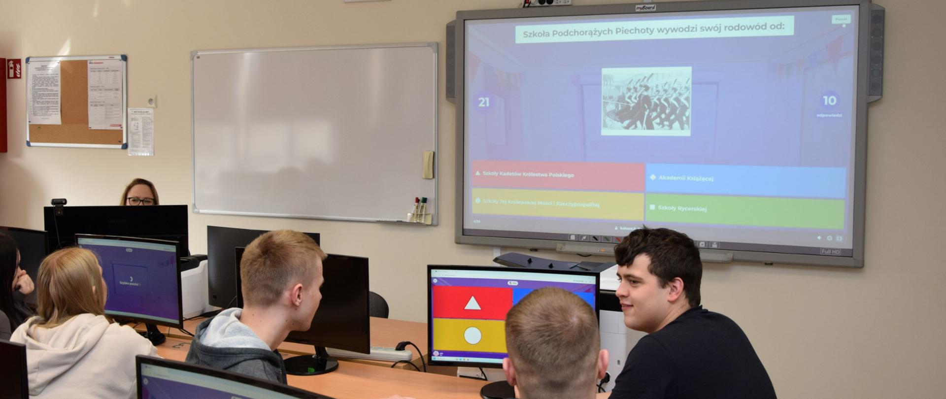 II Międzyklasowy Turniej Wiedzy o Patronie Szkoły – emocje, rywalizacja i… świetna zabawa!