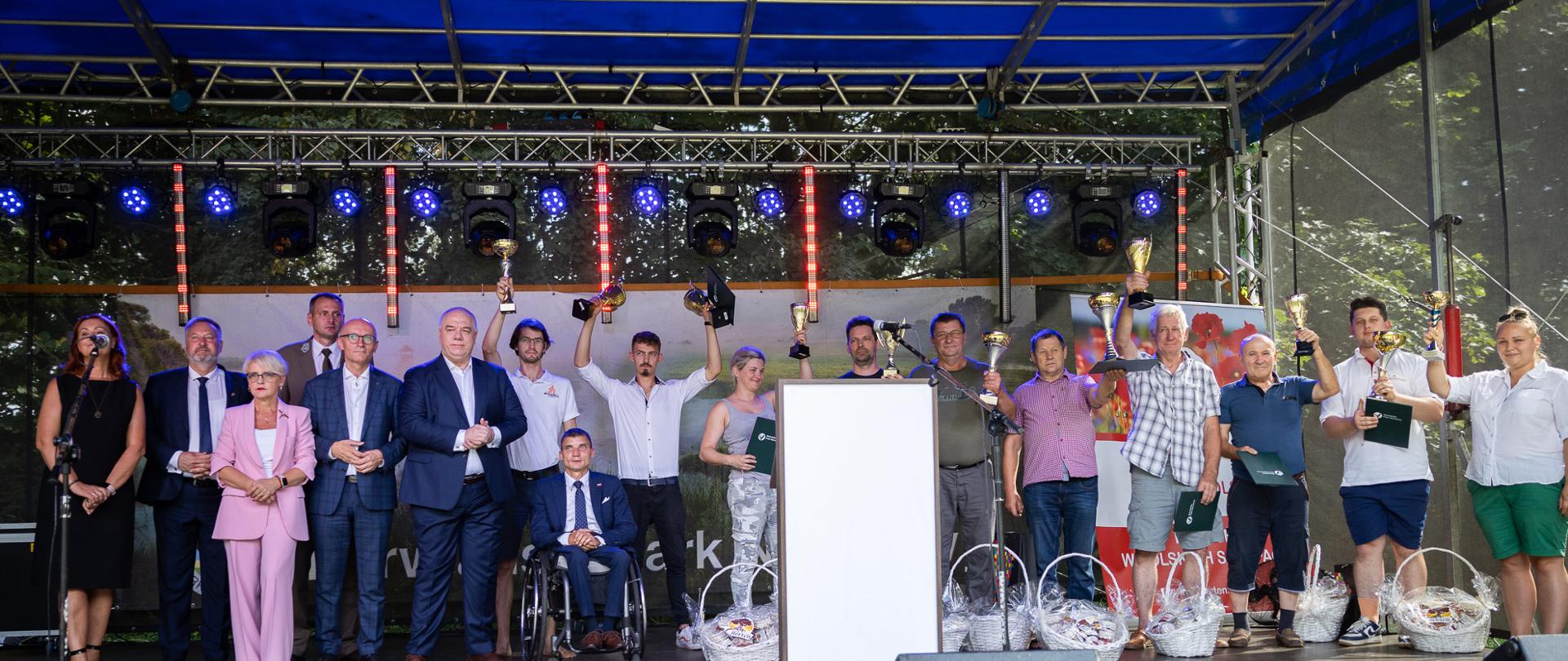 Minister Jacek Sasin podczas XXII Biesiady Miodowej w Kurowie