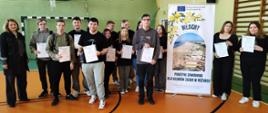 wręczenie certyfikatów uczestnictwa w projekcie Erasmus+ 