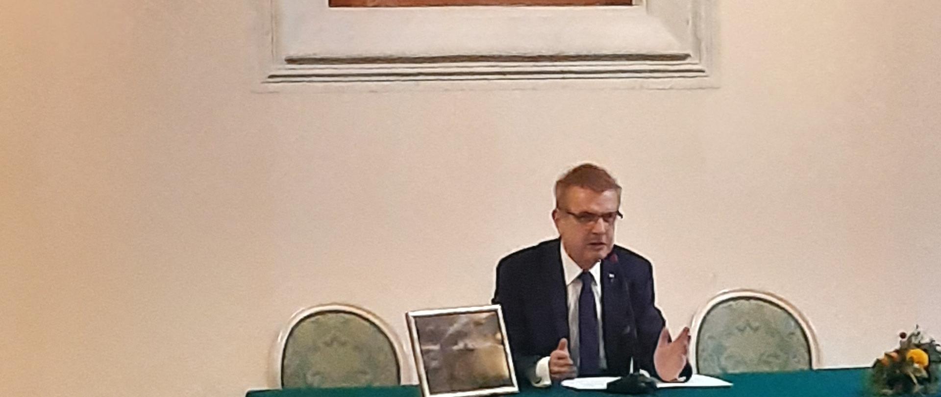 Aula Jana Pawła II wyklad Ambasadora Janusza Kotańskiego