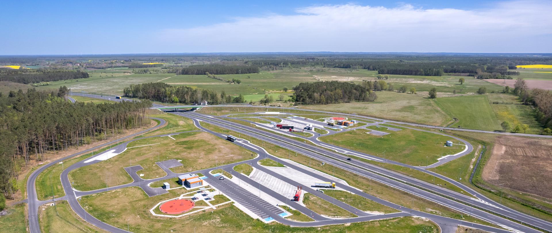 Zdjęcie lotnicze pokazujące Miejsce Obsługi Podróżnych Przybiernów