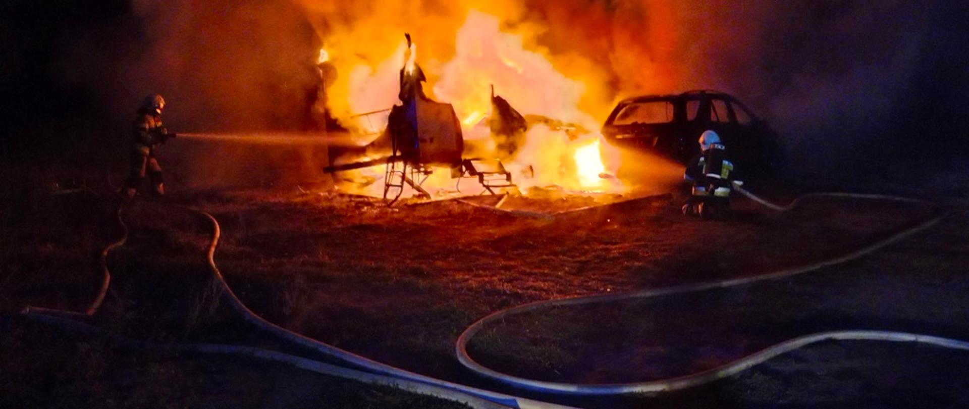 Pożar samochodu osobowego oraz przyczepy kempingowej