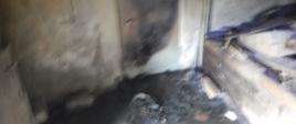 Zdjęcia przedstawia spalone wnętrze kotłowni