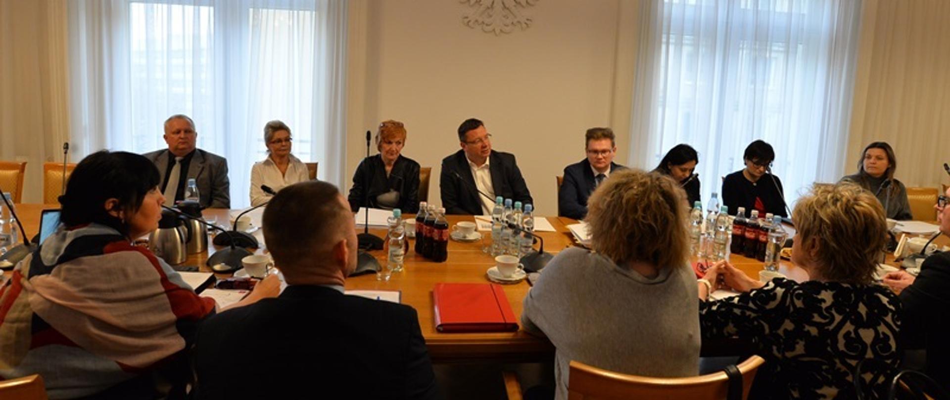 Porozumienie ze związkami zawodowymi w sprawie wynagrodzeń pracowników sądów