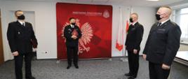 Komendant Wojewódzki st. bryg. Krzysztof Kędryk wraz z odchodzącym za zaopatrzenie emerytalne Zastępcą Komendanta PSP w Kluczborku st. kpt. Sebastianem Jantosem i Komendantem PSP w Kluczborku st. kpt. Mariusz Stępień.