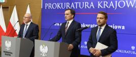 Konferencja prasowa Prokuratora Generalnego Zbigniewa Ziobro dotycząca działań prokuratury w sprawie zanieczyszczenia Odry - zdjęcie kierownictwa prokuratury oraz Ministra Ozdoby