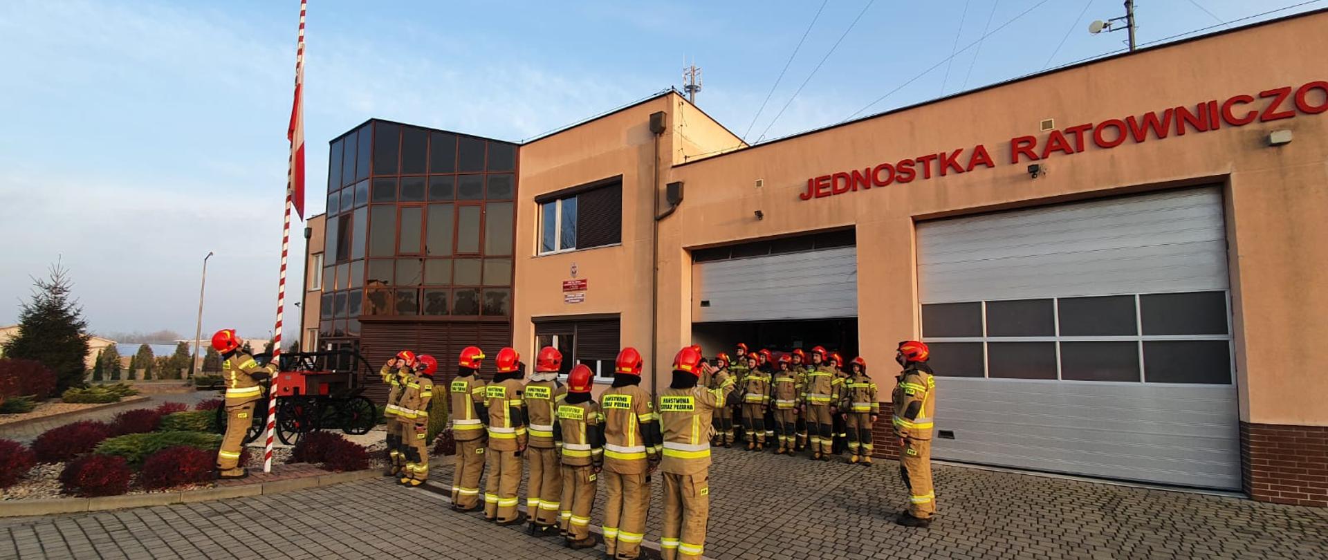11 listopada na placu przed Jednostką Ratowniczo-Gaśniczą nr 2 we Włocławku