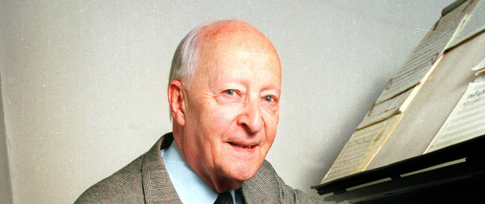 Zdjęcie portretowe przedstawiające Witolda Lutosławskiego. Wykonane w maju 1992 r. w Warszawie w domu artysty. Fot. L.Kowalski, W.Pniewski/REPORTER
