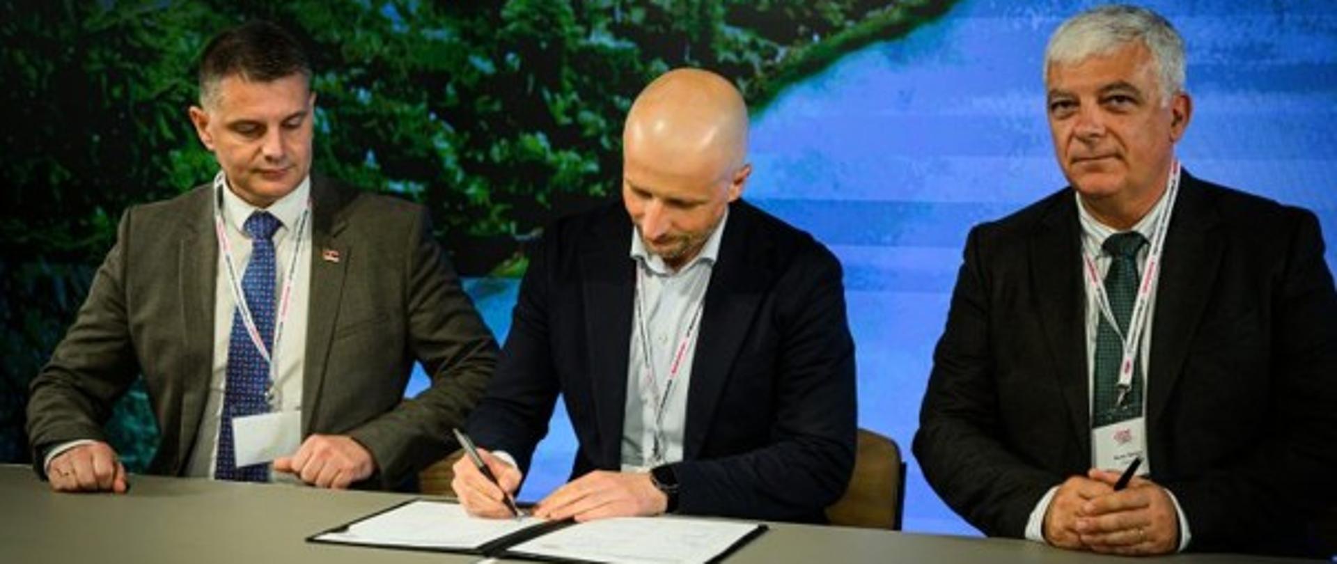 Podpisanie Deklaracji Ministerialnej Forest Europe przez wiceministra Mikołaja Dorożałę 2 czerwca 2026 r.