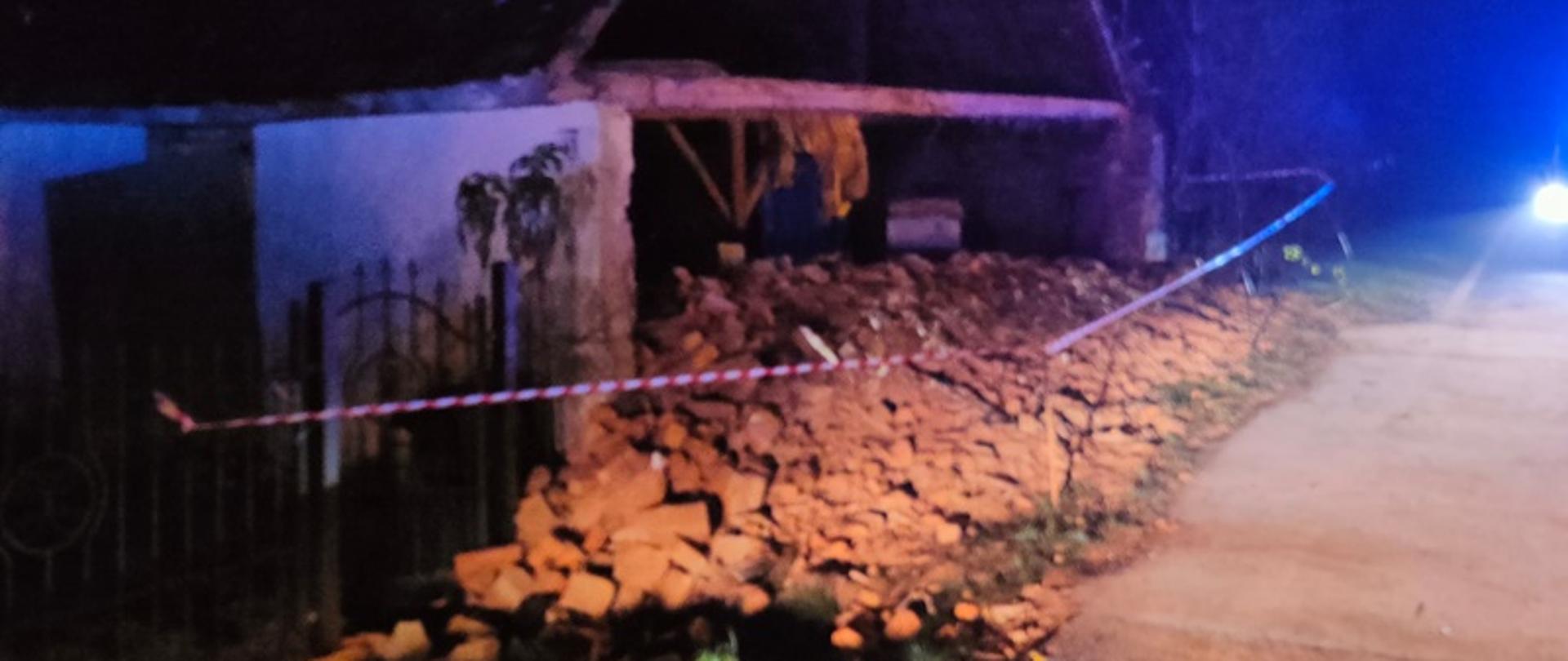 Zawalenie się ściany budynku na DK46 - Kamienica.