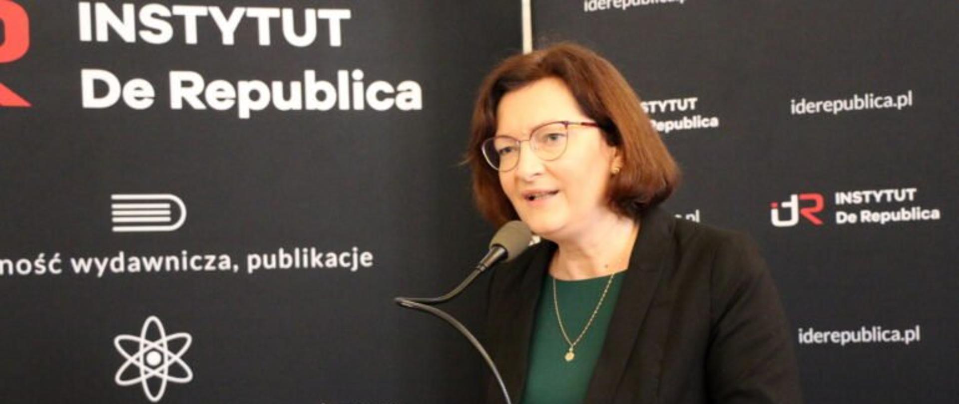  Wojewoda Ewa Leniart otwiera Konferencję „Związki Konstytucji marcowej z 1921 r. i Konstytucji RP z 1997 r. (w 100-lecie uchwalenia Konstytucji marcowej)”