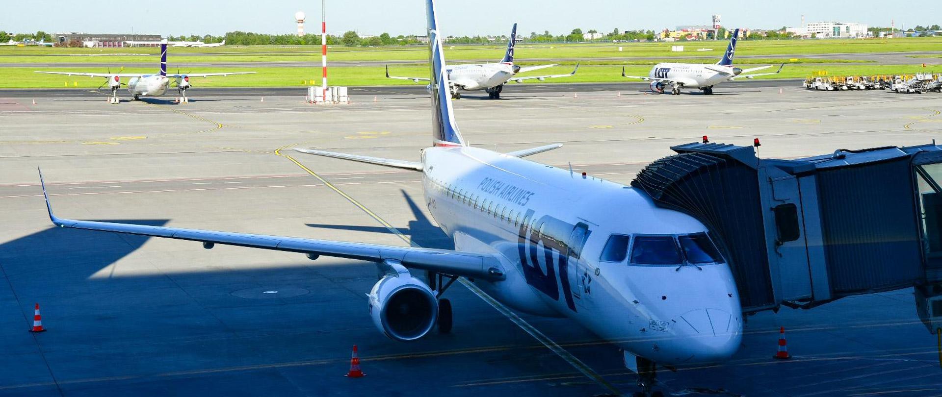 Loty krajowe wznowione.