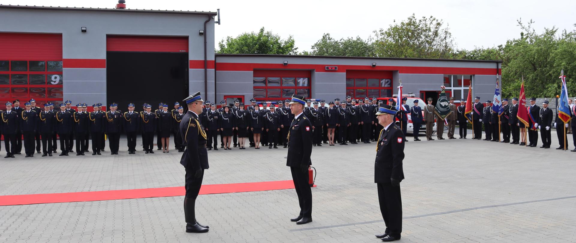 Plac Strażacy składanie meldunku