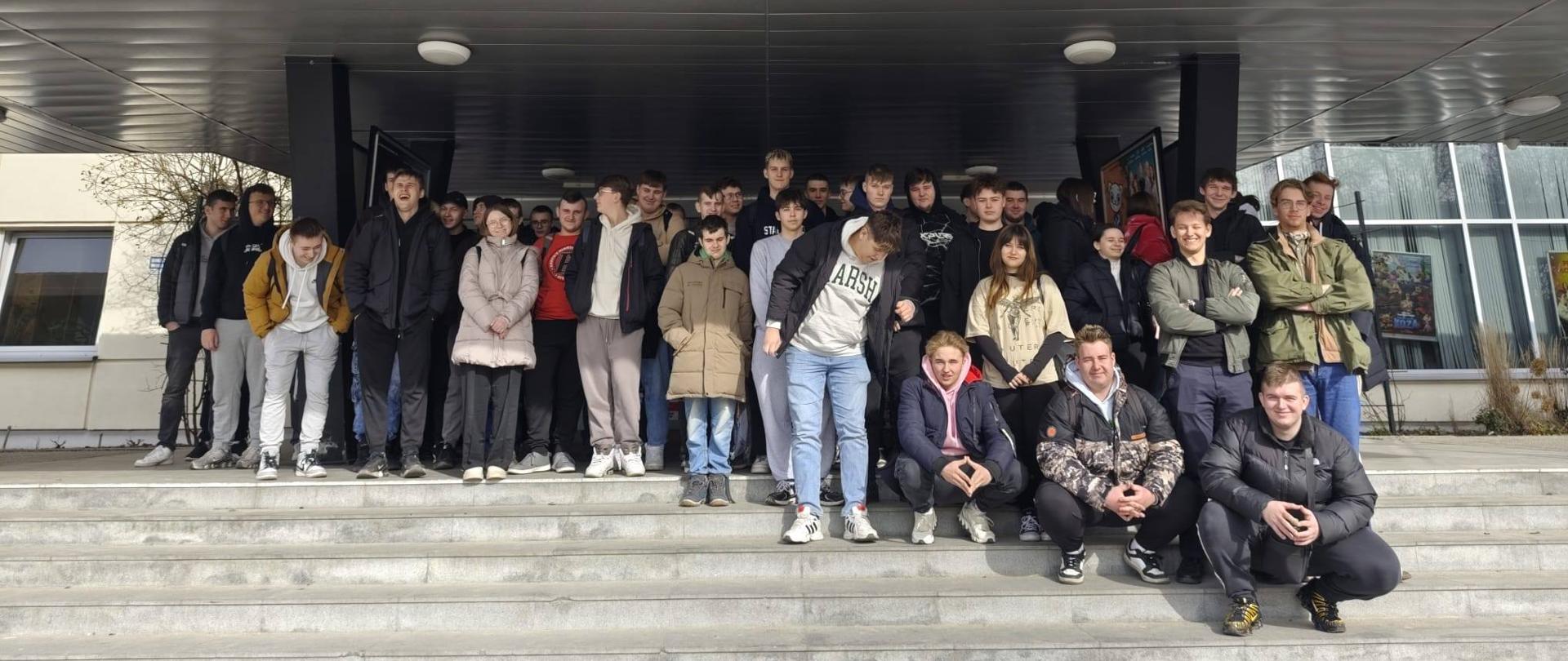 Uczestnicy projekcji filmu w KDK pt. " Chłopiec w różowych spodniach"