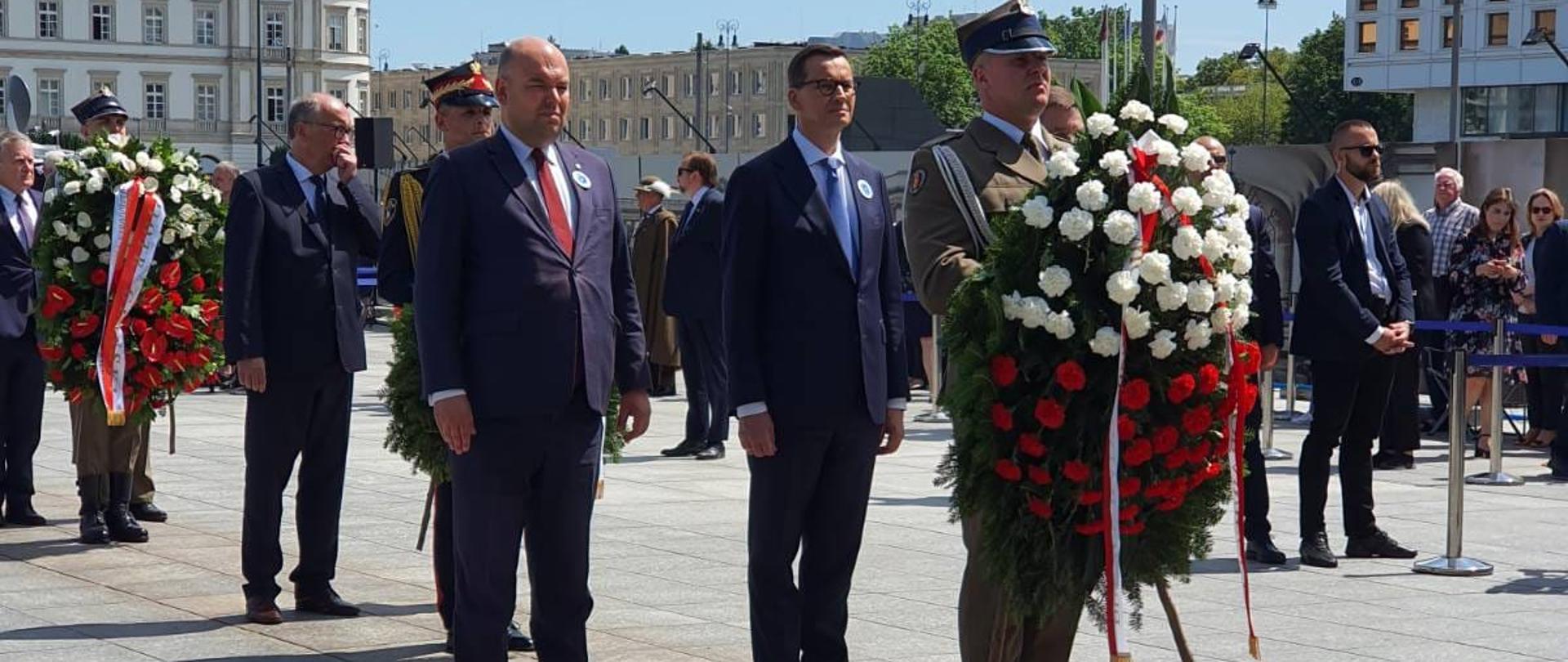 Premier RP Mateusz Morawiecki, Minister Jan Dziedziczak Pełnomocnik Rządu ds. Polonii i Polaków za Granicą i szef KPRM Marek Kuchciński podczas obchodów Narodowego Dnia Pamięci Ofiar Ludobójstwa dokonanego przez ukraińskich nacjonalistów na obywatelach II RP na Wołyniu 
