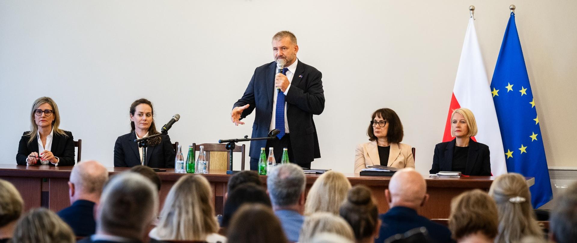 Minister Sprawiedliwości w Rzeszowie: nowa prezes Sądu Apelacyjnego, spotkania z sędziami, prokuratorami i funkcjonariuszami Służby Więziennej