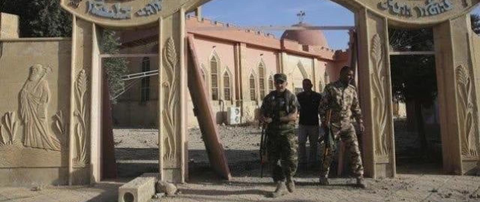 Kościół w Karamlis zdewastowany przez ISIS - stan po wyzwoleniu