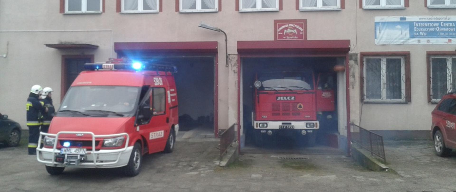 Remiza OSP Szreńsk oraz dwa pojazdy pożarnicze