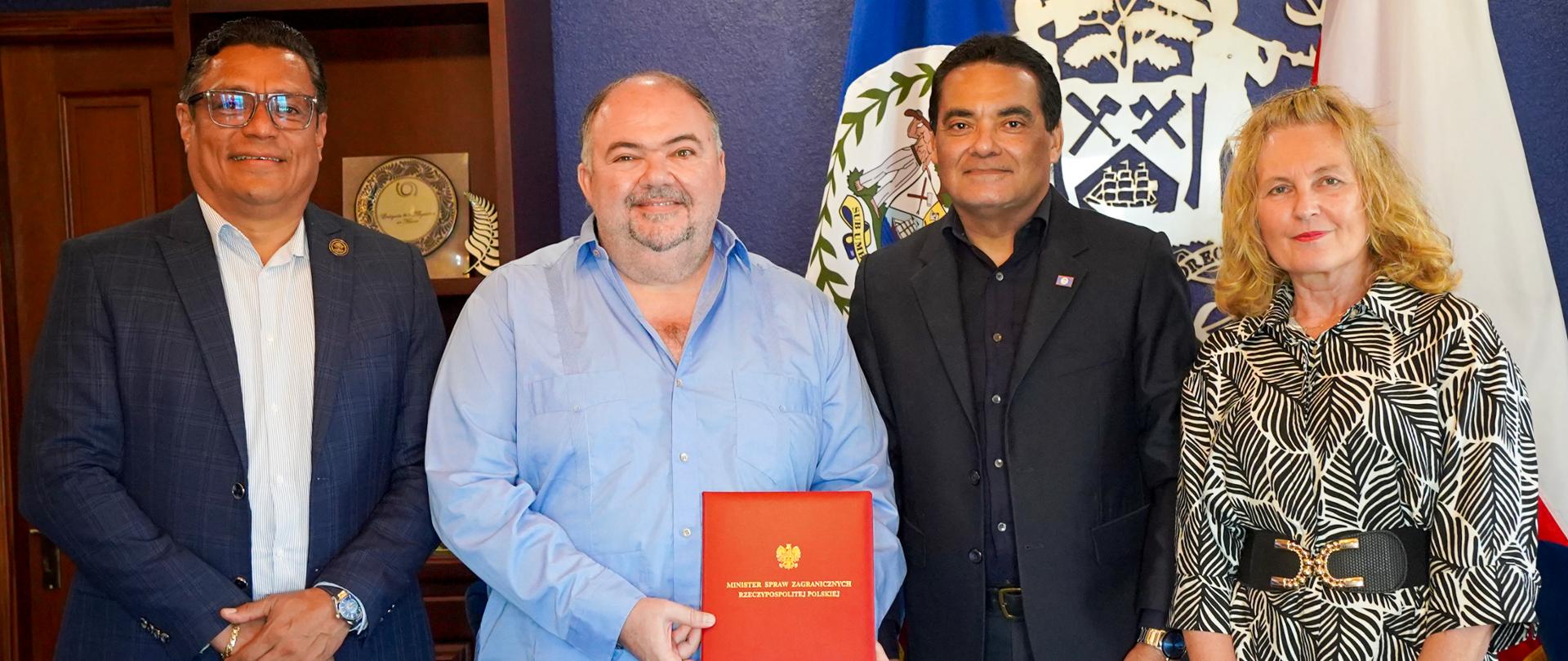 Cónsul_Honorario_de_la_República_de_Polonia_en_Belice_(3)