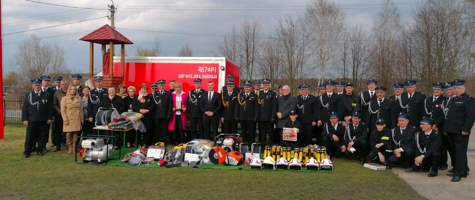 Włączenie OSP Miejska Dąbrowa do KSRG i przekazanie sprzętu pożarniczego dla OSP z terenu powiatu kozienickiego