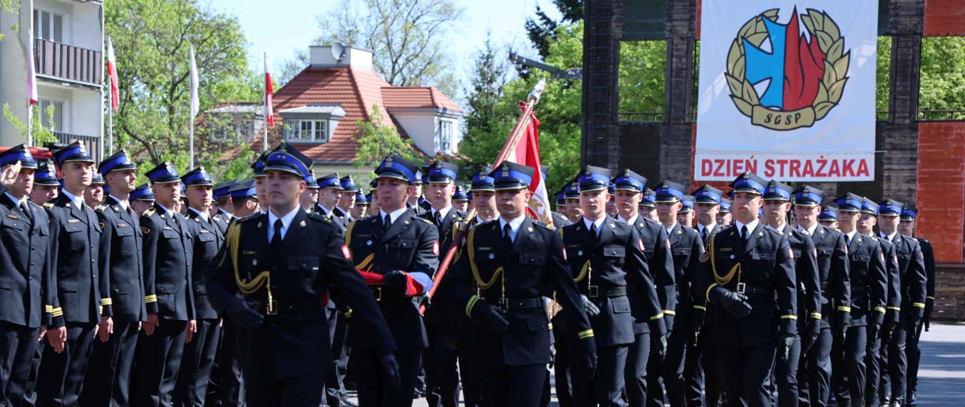 Wejście kompani reprezentacyjnej w czasie uroczystości