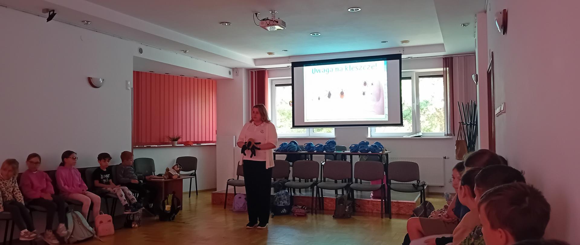 Zajęcia edukacyjne dla dzieci w Dzielnicowym Domu Kultury w Piekarach Śląskich - Dąbrówka Wielka