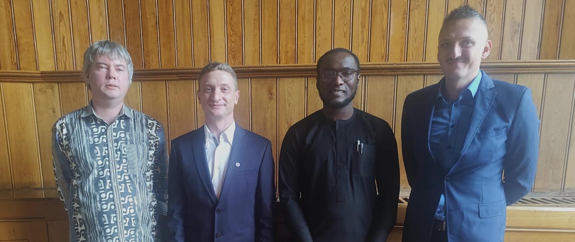 Osoby pozujące do zdjęcia