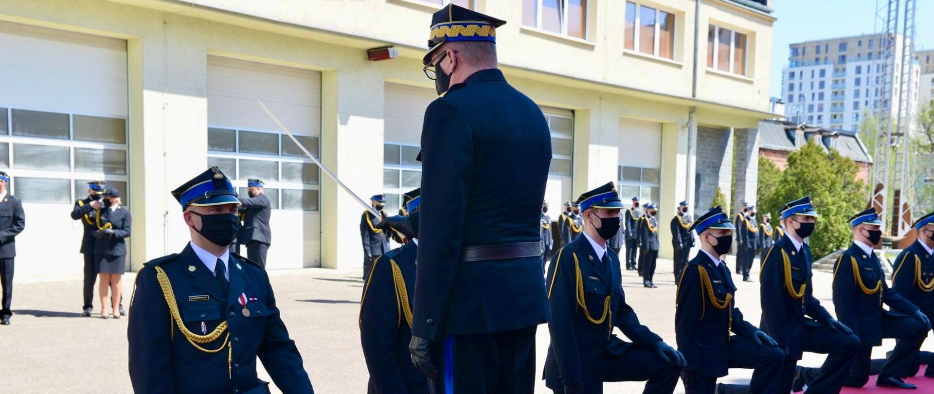 Fotografia przedstawia moment nominacji