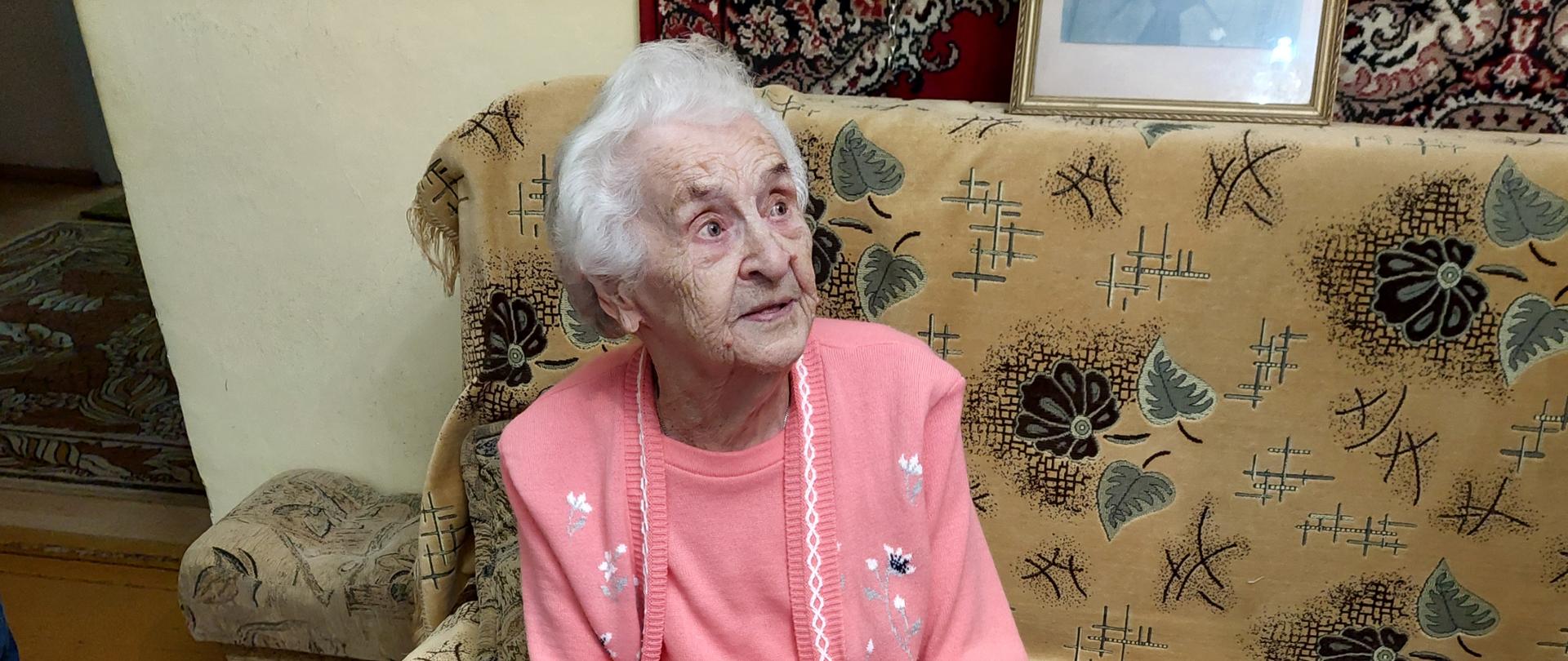 Na zdjęciu widać kobietę