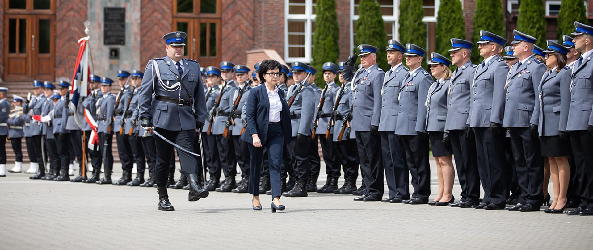 Przegląd pododdziałów Ministra Spraw Wewnętrznych i Administracji.