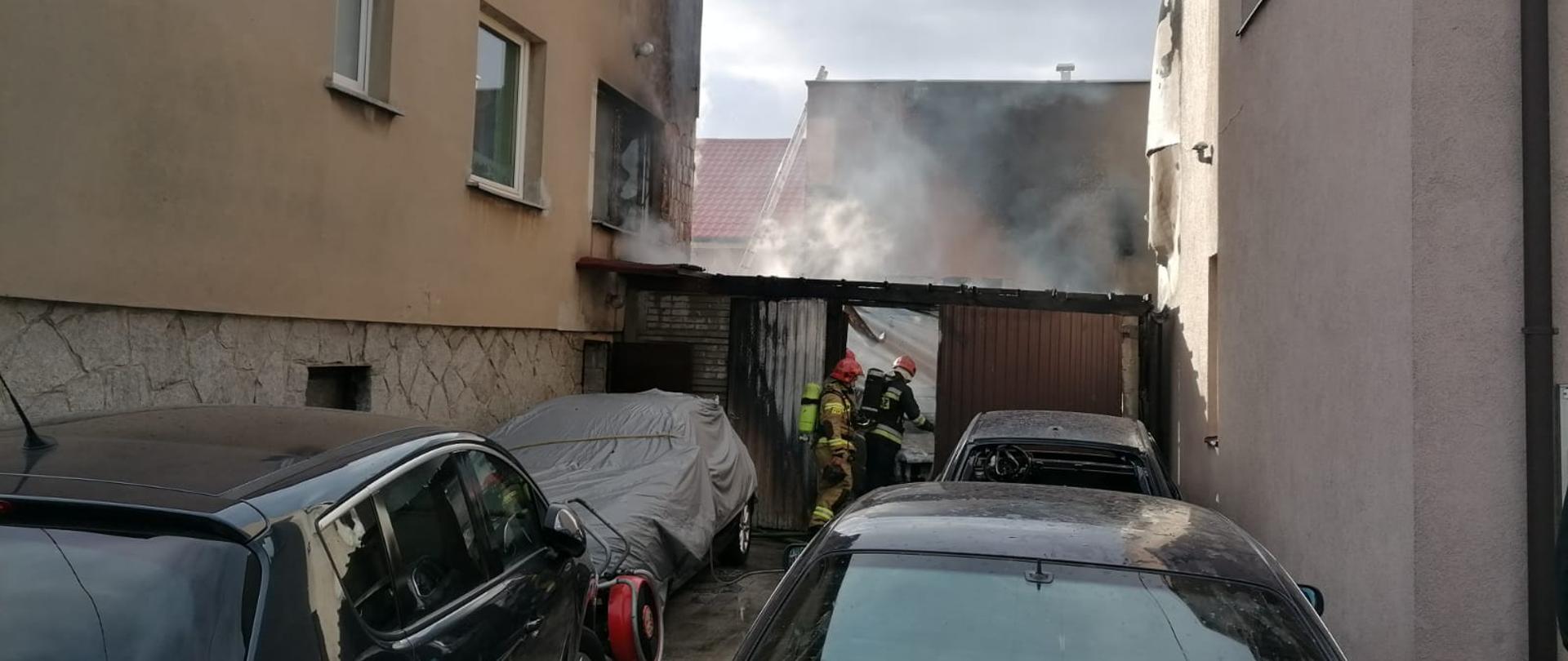 NIEBEZPIECZNY POŻAR GARAŻU