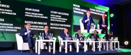 Wiceminister klimatu i środowiska Ireneusz Zyska podczas konferencji z innymi prelegentami