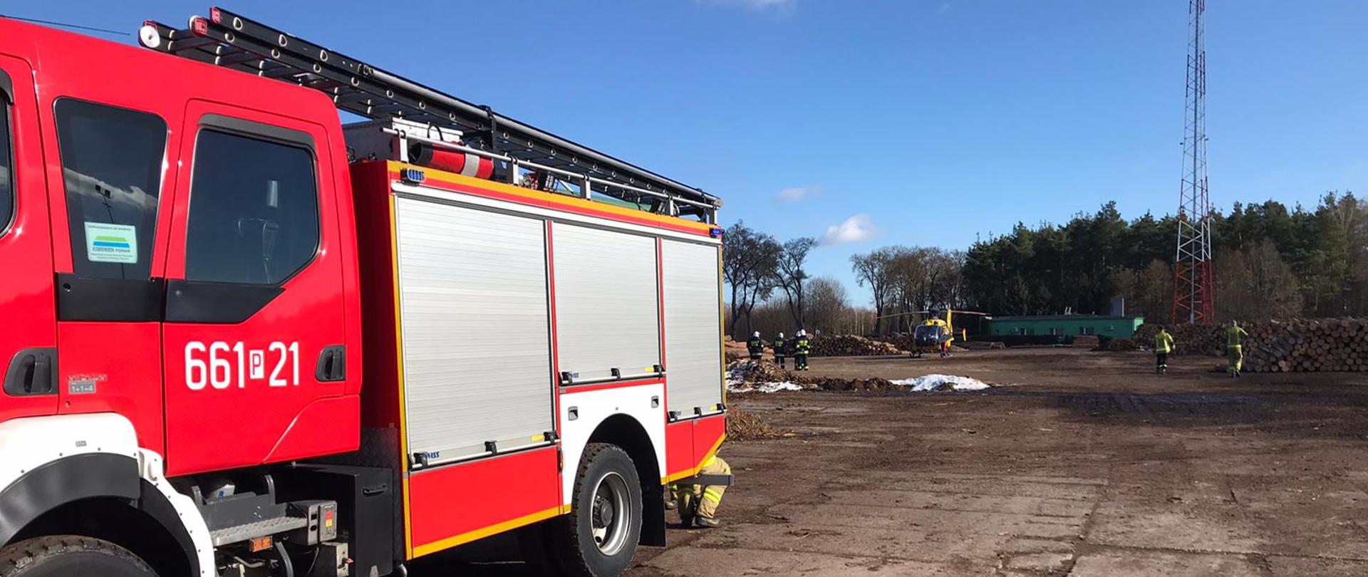 zabezpieczenie lądowania śmigłowca Lotniczego Pogotowia Ratunkowego
