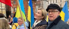 Veleposlanik Republike Poljske v Sloveniji Krzysztof Olendzki se je skupaj s soprogo Joanno Olendzko, diplomati, drugimi uslužbenci Veleposlaništva Republike Poljske v Ljubljani ter predstavniki poljske diaspore v Sloveniji udeležil shoda za Ukrajino 24. februarja 2023 ob prvi obletnici neizzvane ruske invazije na to državo, da bi tako izrazil svojo solidarnost z junaško Ukrajino.