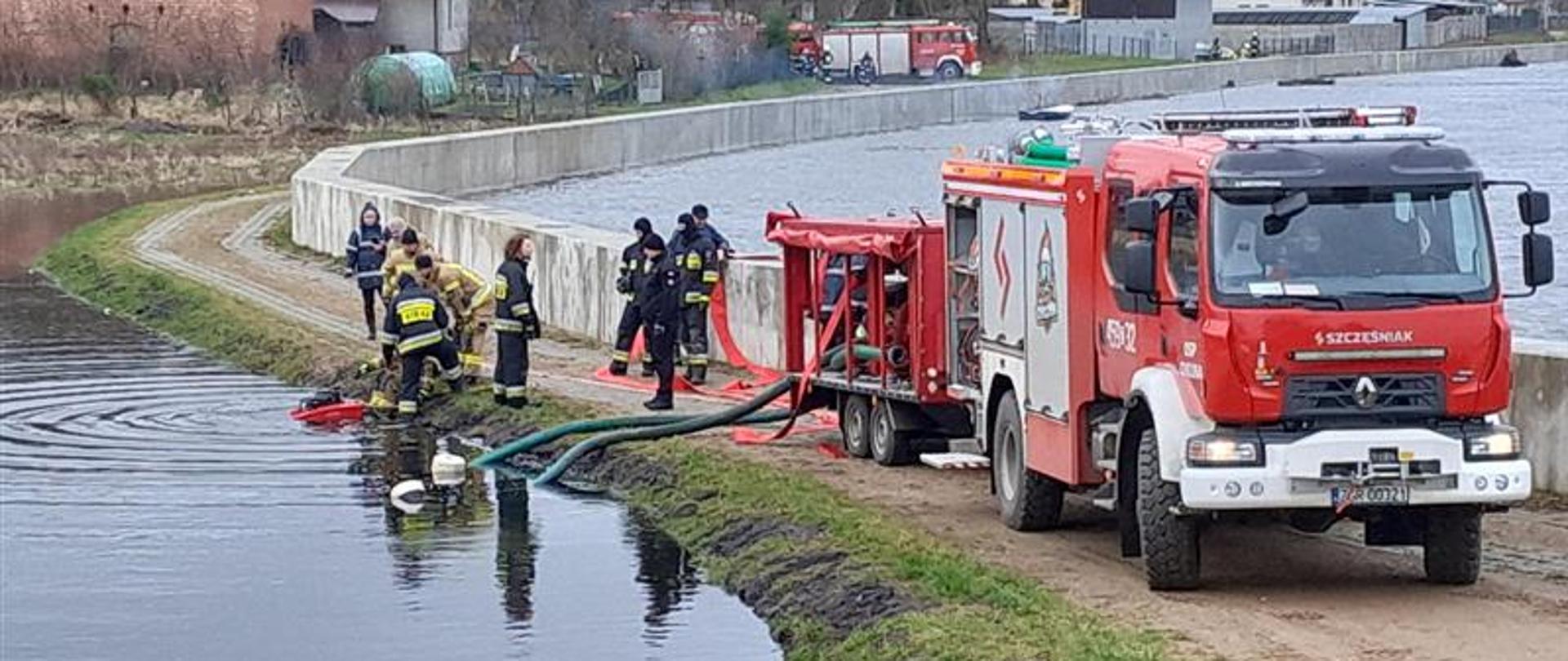 Działania przeciwpowodziowe prowadzone w m. Piasek