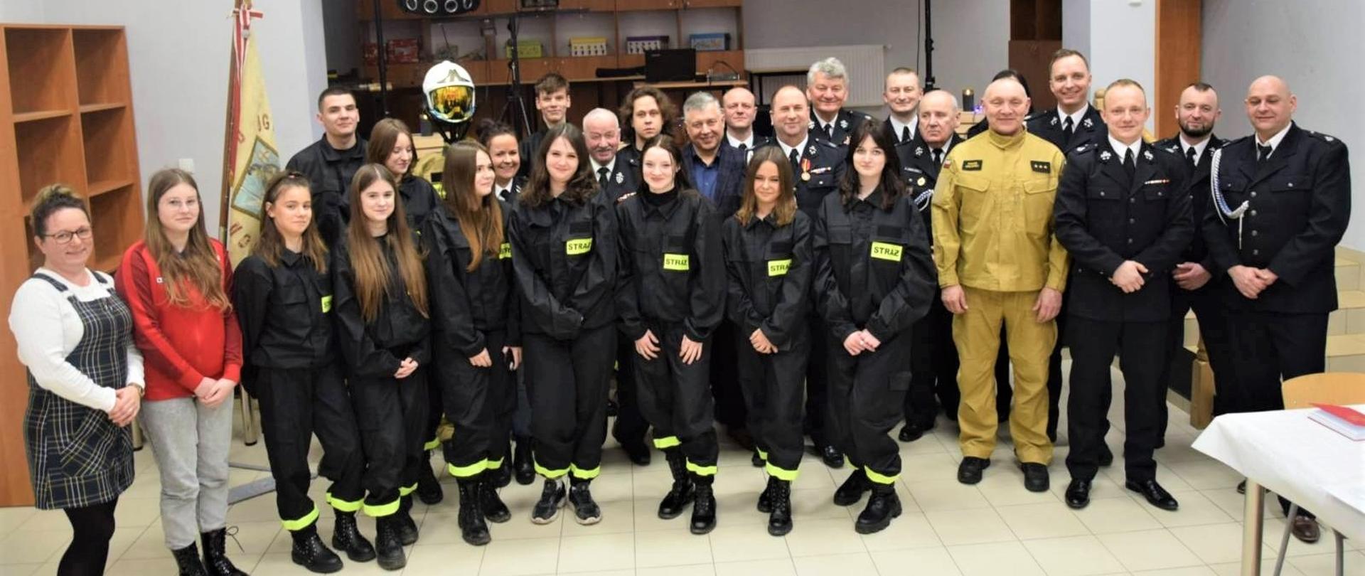 Zdjęcie z uczestnikami zebrania