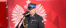 Komendant Powiatowy w trakcie przemówienia