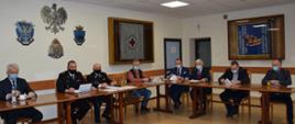 Zdjęcie przedstawia uczestników spotkania w sali konferencyjnej KM PSP w Przemyślu