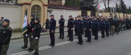 Przemarsz uczestników uroczystości