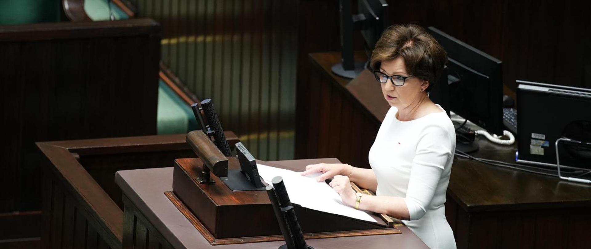 Minister Maląg: the fourteenth pension will remain for good