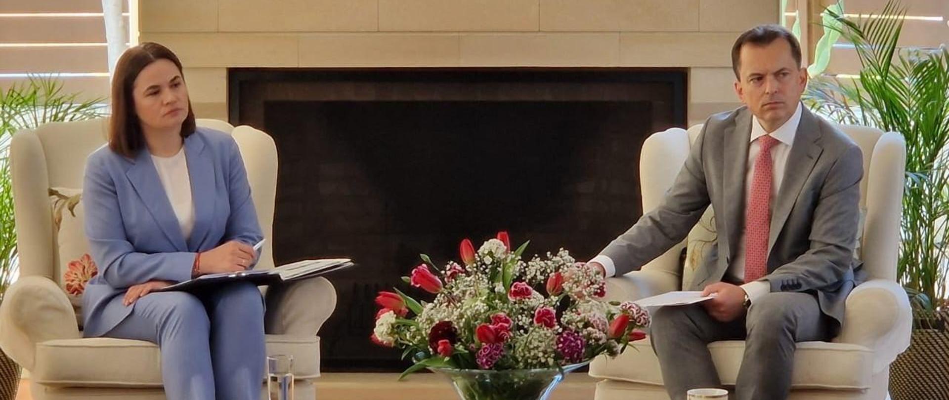 Sviatlana Tsikhanouskaya and Ambassador Marek Szczepanowski