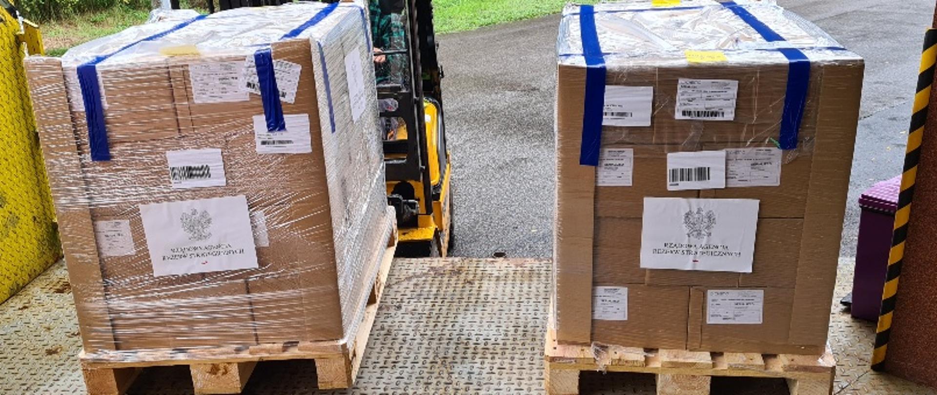 Poland shares its COVID-19 vaccine supplies with Ukraine