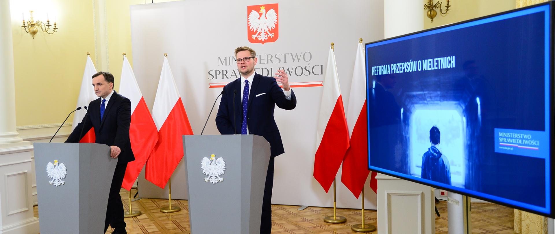 Konferencja prasowa w Ministerstwie Sprawiedliwości nt. reformy przepisów o nieletnich. W konferencji udział wziął Minister Sprawiedliwości Prokurator Generalny Zbigniew Ziobro oraz wiceminister sprawiedliwości Michał Woś.