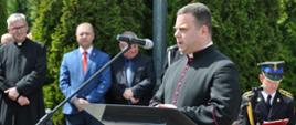 Na zdjęciu ks. kanonik Mariusz Stasiak - Kapelan Strażaków Województwa Kujawsko-Pomorskiego podczas okolicznościowego przemówienia