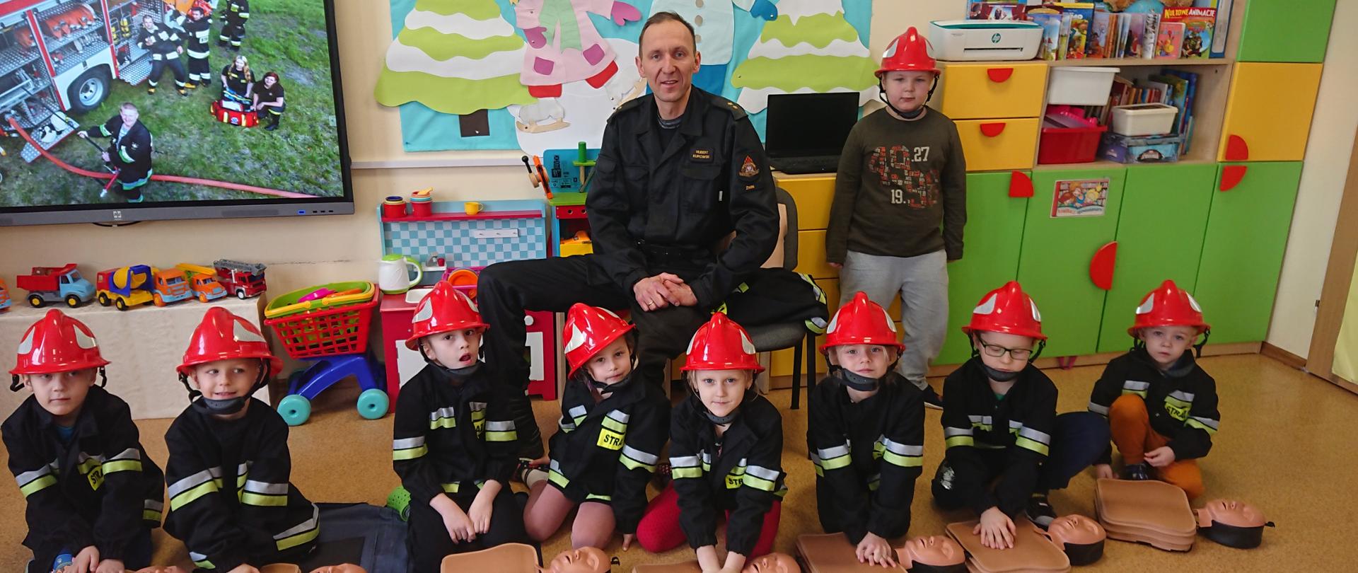 Grupa przedszkolna podczas szkolenia.