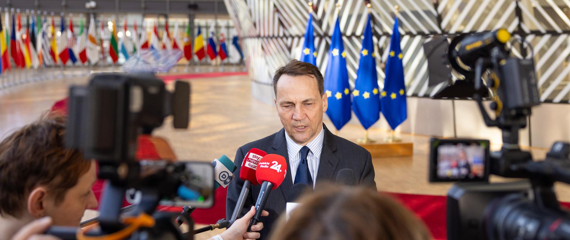 Minister Radosław Sikorski uczestniczył w Radzie do Spraw Zagranicznych
