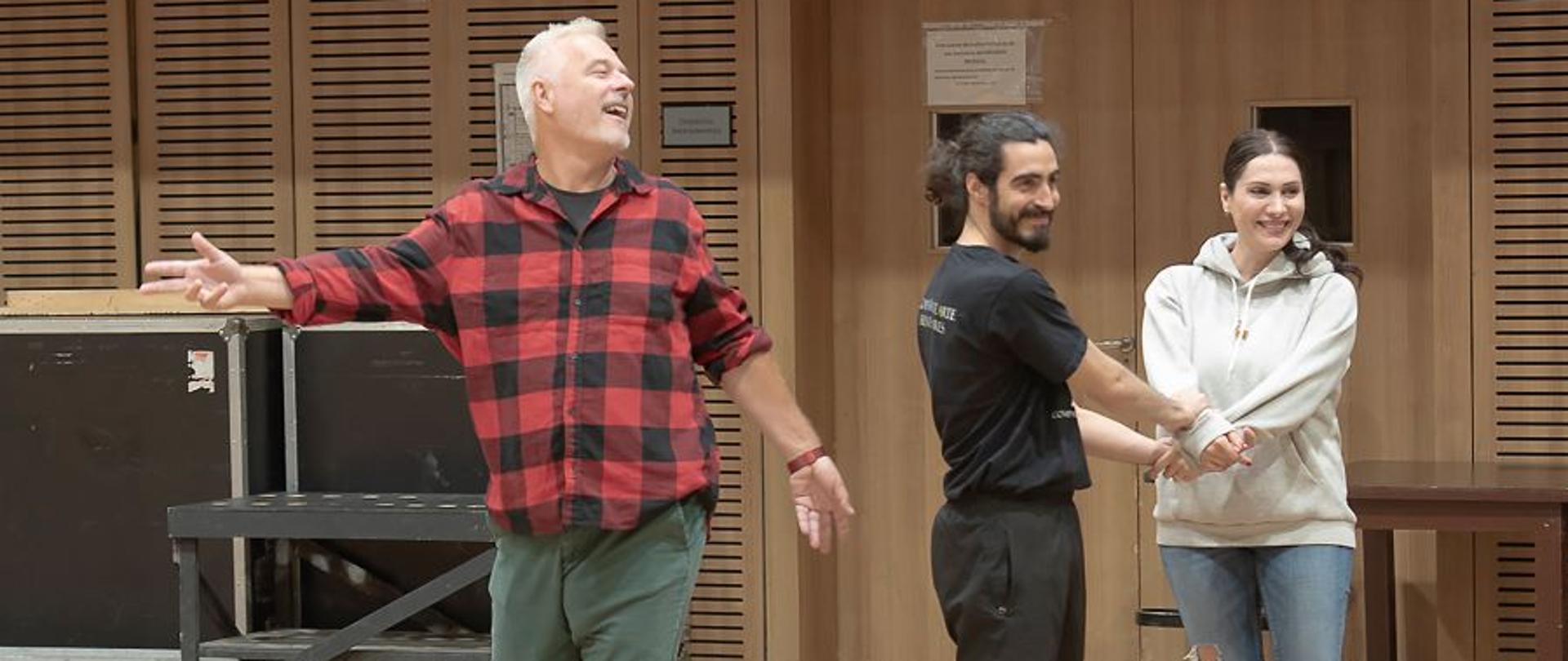 A partir del martes 25 de octubre, el Teatro Colón presenta „Los pescadores de perlas”, una de las primeras óperas de Georges Bizet. 