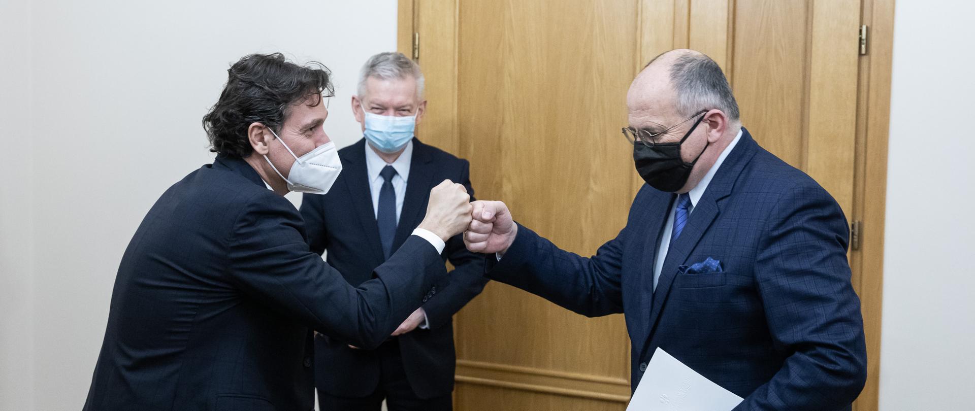 2021.04.16 Warszawa . Minister Zbigniew Rau . Spotkanie z dyrektor ODIHR OBWE Matteo Mecacci .
Fot. Tymon Markowski / MSZ