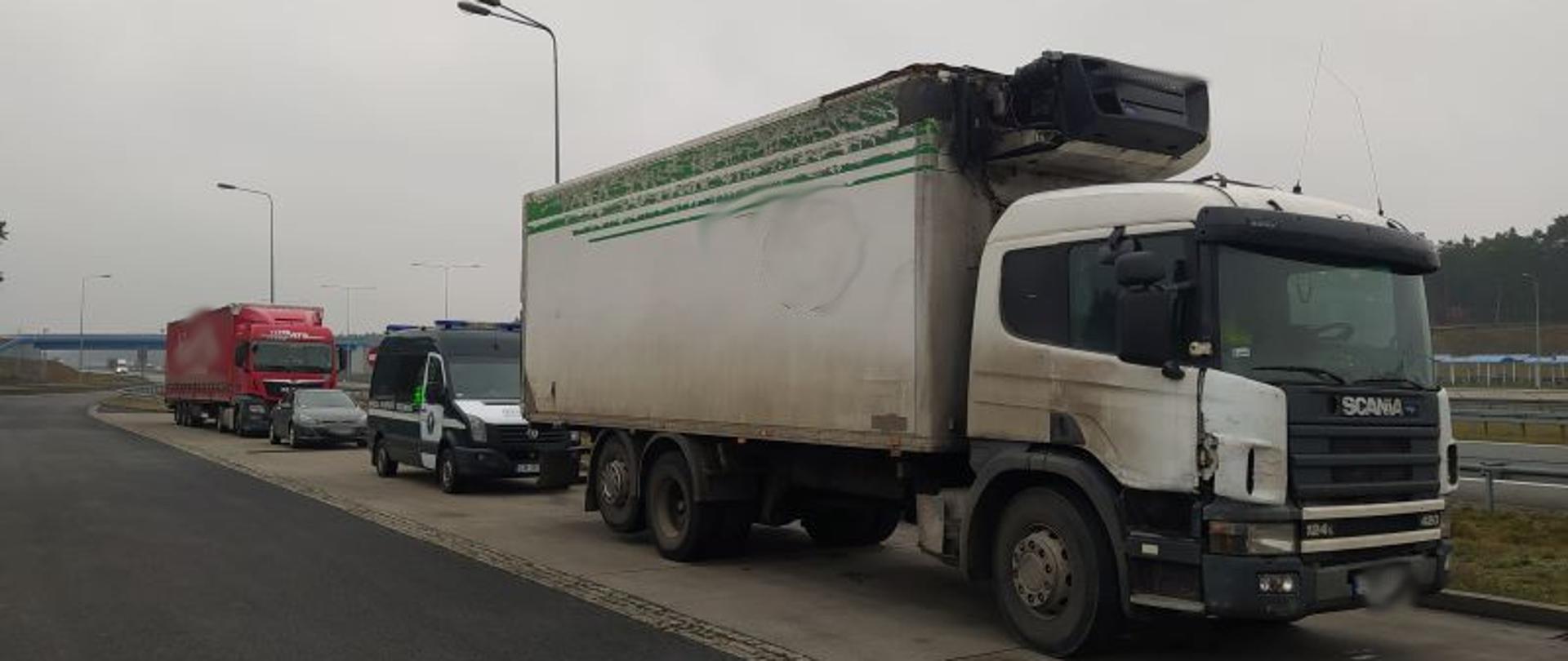 Kontrolowana ciężarówka wraz z pojazdem ITD na punkcie kontrolnym